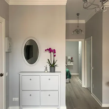 Kentia Apartment
